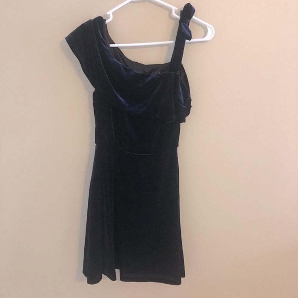 NWT Aqua Asymmetric One Shoulder Velvet Cocktail Dress - Picture 2 of 6
